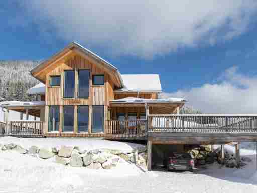 lush Chalet in Hohentauern with Infrared Sauna & Whirlpool