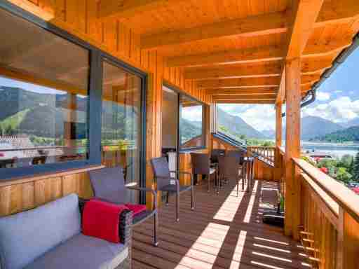 Sunlit Apartment near Ski Area in Weissensee