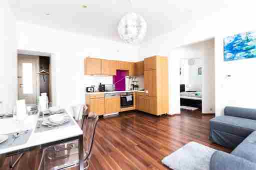 NEW: BEAUTIFUL CENTRAL APARTMENT NEXT TO U-STATION