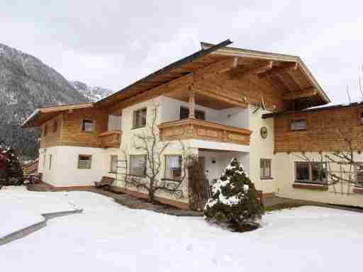 Charming Apartment with Shared Pool in Waidring Tyrol