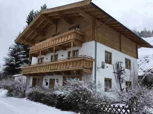 Städtisches Ferienhaus in Hollersbach im Pinzgau mit Garten