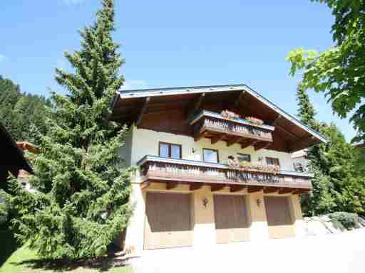 Appealing Apartment in Kleinarl with Ski-Storage & Heating