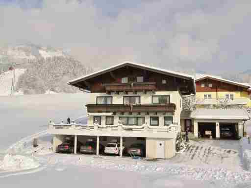 Lush Apartment in Hollersbach im Pinzgau with Terrace