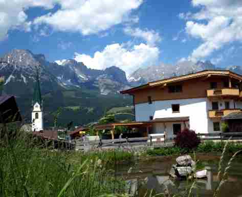 Appartementhaus der Steinadler