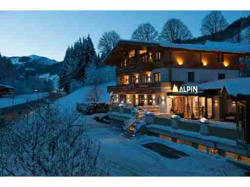 Gorgeous Apartment in Saalbach with Sauna near Ski Slopes