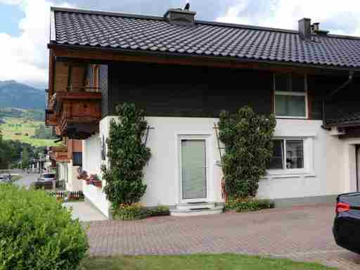 Apartment in Hollersbach im Pinzgau amid Hohe Tauern Park