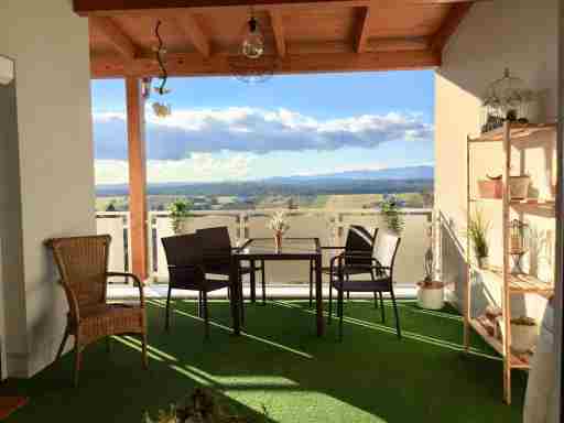 Apartment Panoramablick mit Infrarotkabine auf der großen Terrasse und traumhaften Ausblick