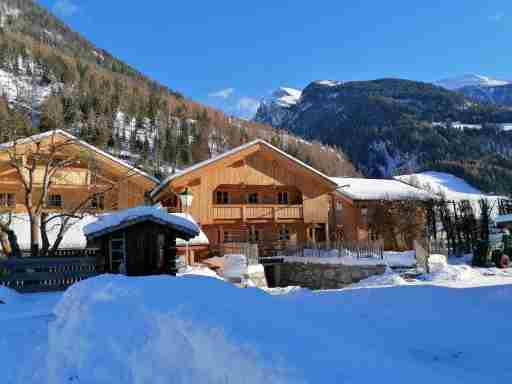 Schlosswirt Chalets & Apartments