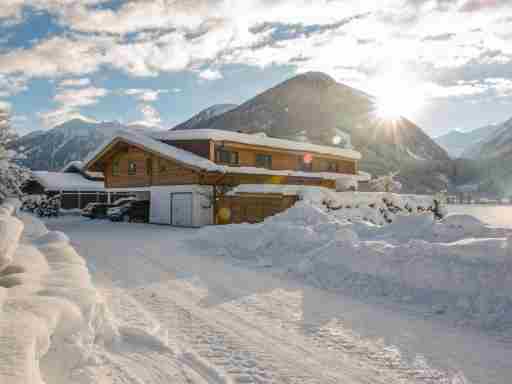 Apartment building Ferien, Neukirchen