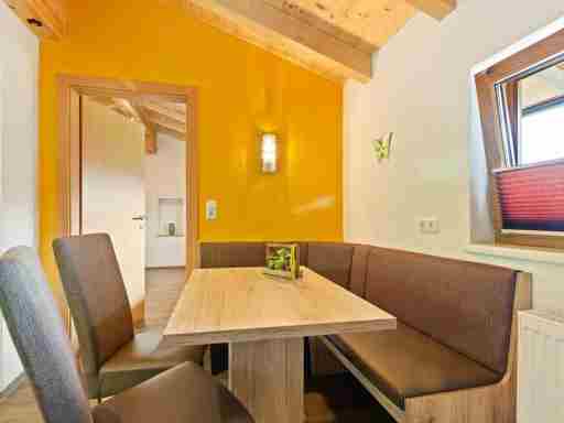 Comfy Apartment in Hollersbach im Pinzgau near Lake