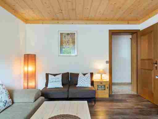 Cozy Apartment in Mühlbach near Swimming Pool