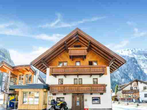 Pleasant apartment in Längenfeld with ski storage