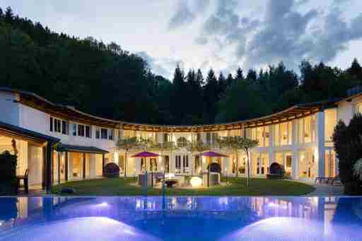 Designferienhaus Privat Villa+ Pool+ Park+ Sport