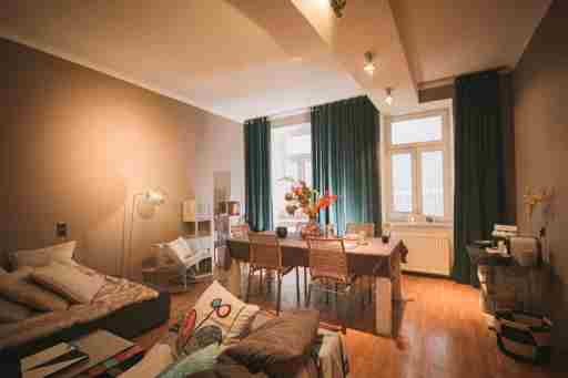 Charming Apartment: only 10 Minutes to the Center