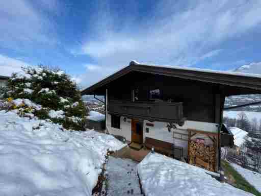 Moralodge chalet with hot tub