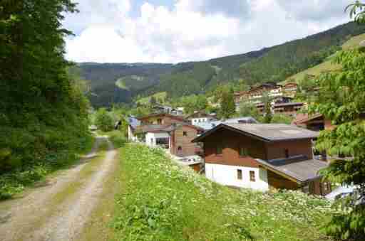 Ski-in / Ski-out Chalet Kriekels by Alpen Apartments