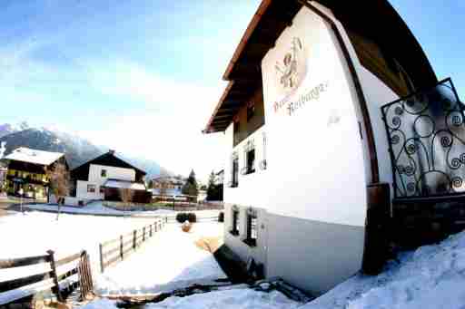 Family Friendly Chalet - Central with Beautiful Mountain Views