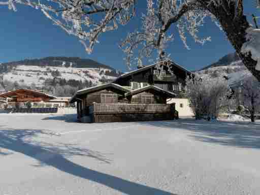 Traditional Holiday Home with Sauna in Niedernsill